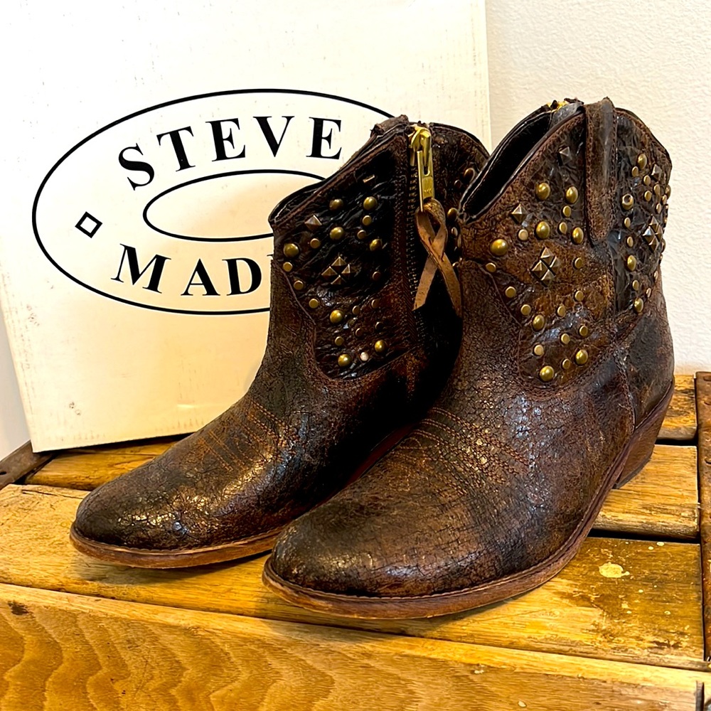 Steve Madden Studded Distressed Cowboy Bootie, size 9.5